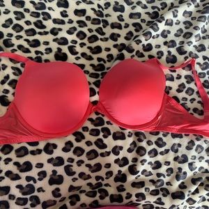 36 DD pink/CORAL push up Victoria’s Secret bra